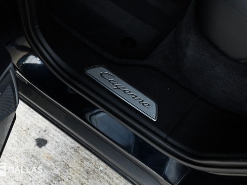 Used 2023 Porsche Cayenne Turbo S AWD/4WD image 29