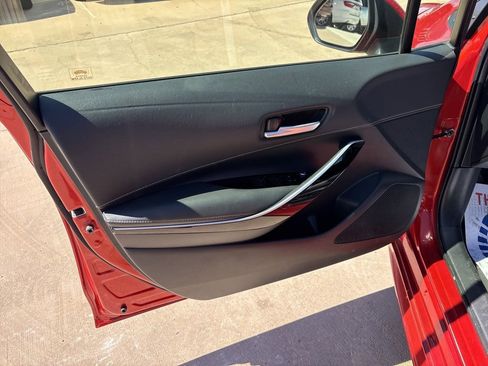 Used 2019 Toyota Corolla XSE FWD image 12