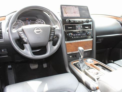 Used 2023 Nissan Armada SL w/ Captain's Chairs Package image 5