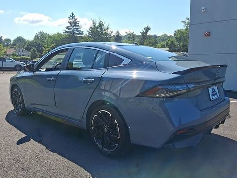 Used 2026 Nissan Sentra SR w/ SR All Weather Package FWD image 4