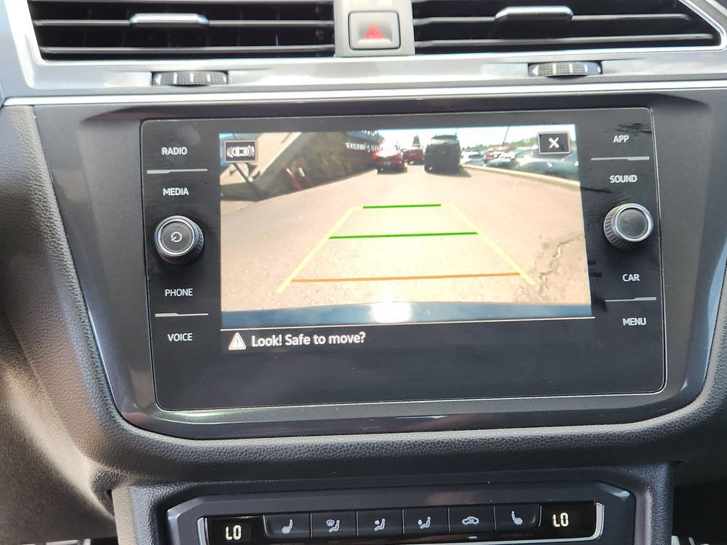 Used 2021 Volkswagen Tiguan SE R-Line AWD/4WD image 9