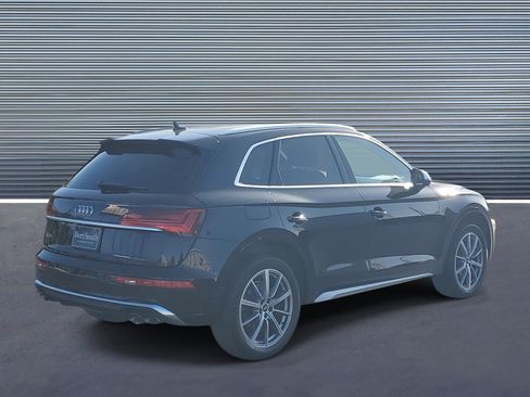 Used 2022 Audi SQ5 Premium Plus w/ Premium Plus Package image 3