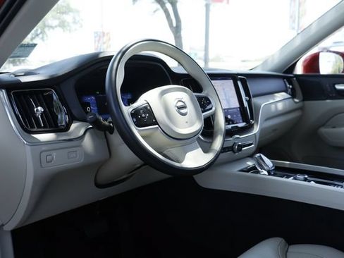 Used 2022 Volvo XC60 B5 Inscription w/ Advanced Package FWD image 10