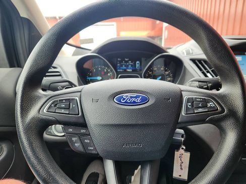 Used 2017 Ford Escape SE w/ Equipment Group 201A AWD/4WD image 17