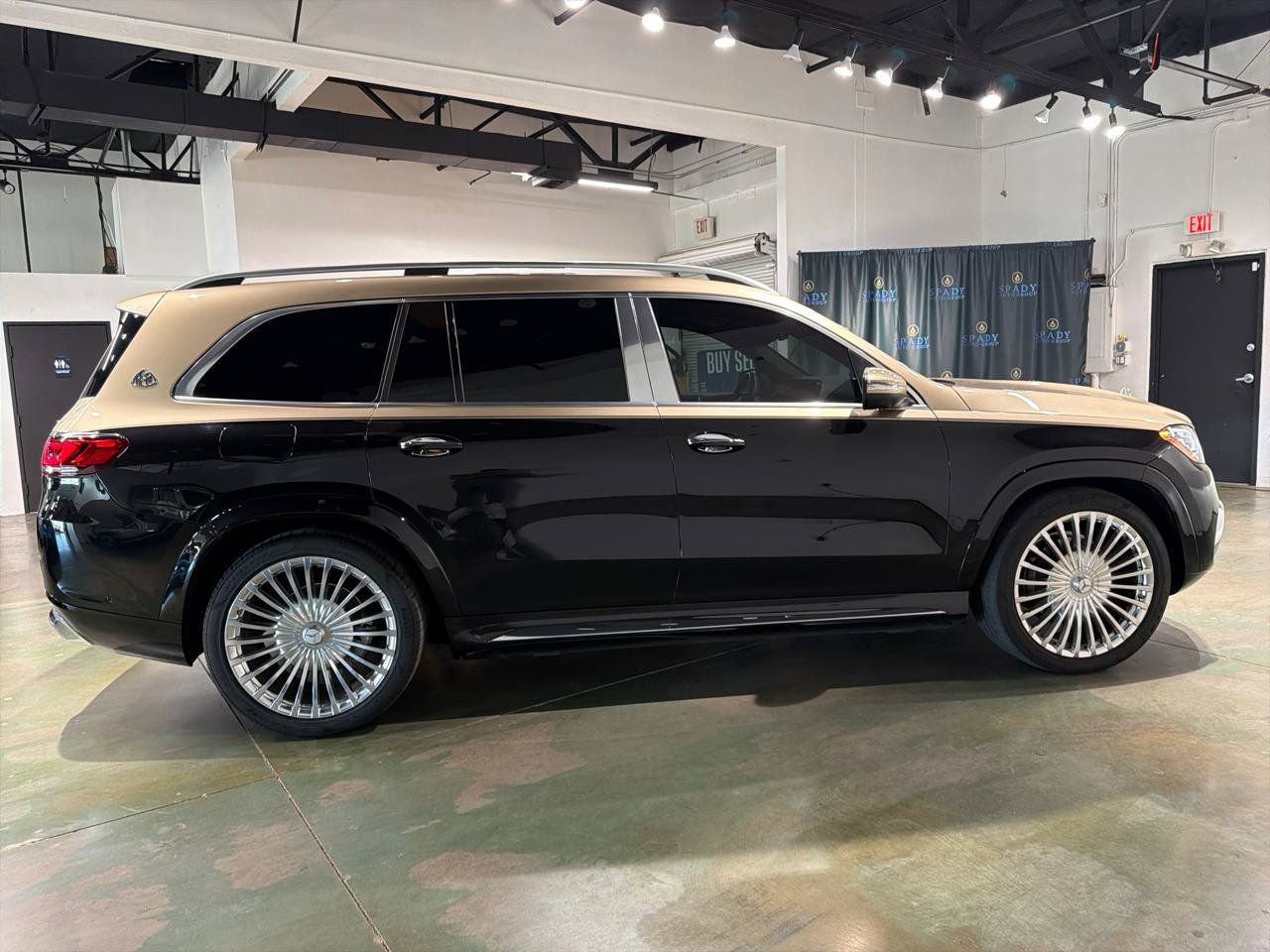 Used 2023 Mercedes-Benz Maybach GLS 600 4MATIC image 9