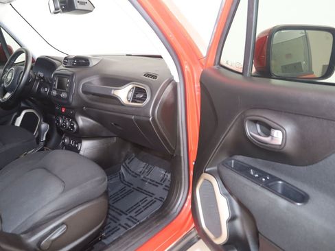 Used 2017 Jeep Renegade Latitude w/ Popular Equipment Group AWD/4WD image 35