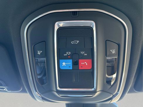 New 2025 Jeep Grand Cherokee Limited w/ Black Appearance Package image 23