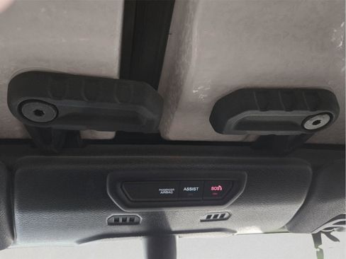 Used 2021 Jeep Gladiator Willys image 28