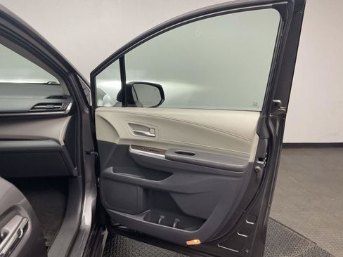 Used 2021 Toyota Sienna XLE FWD image 20