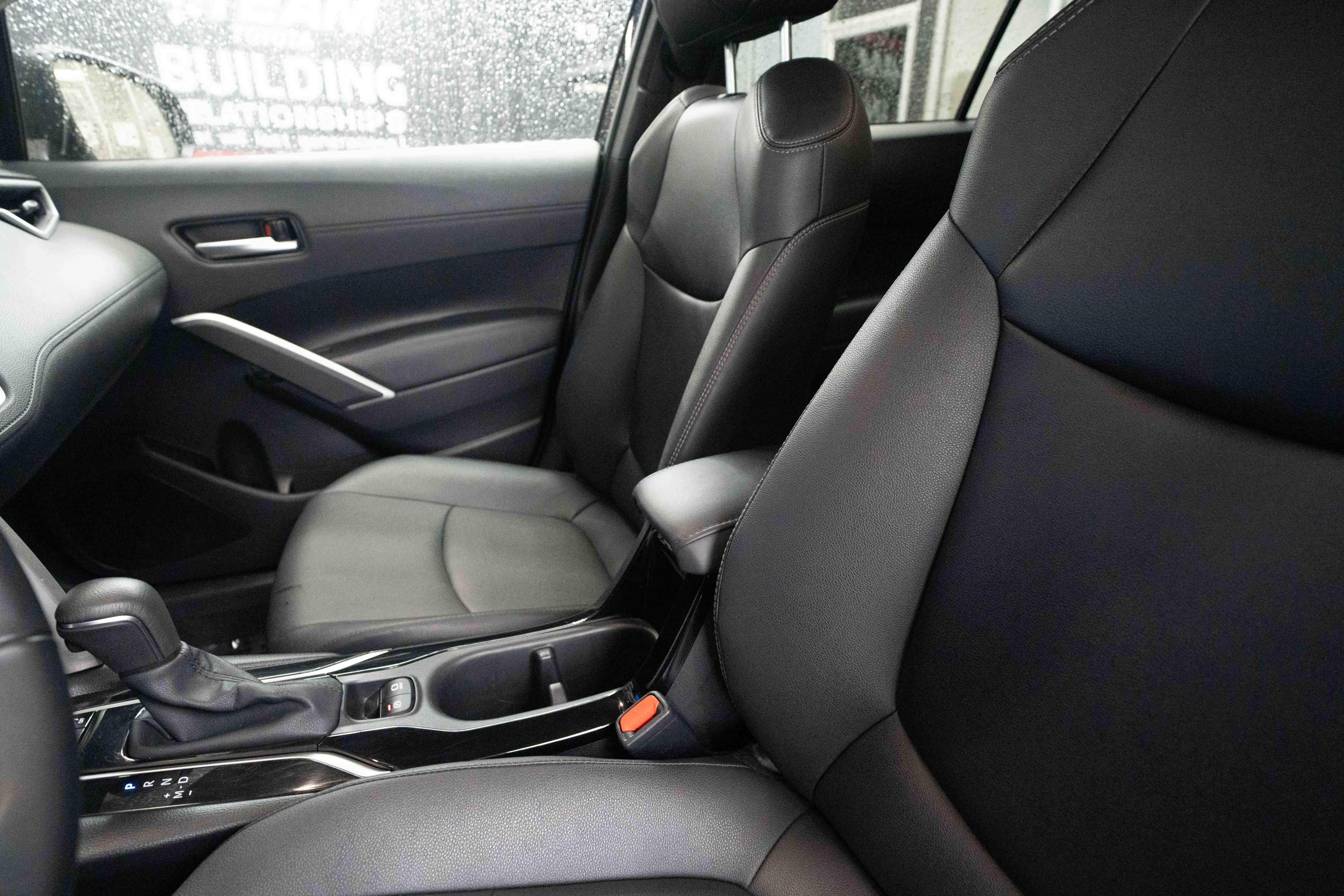 Used 2025 Toyota Corolla Cross XLE AWD/4WD image 10