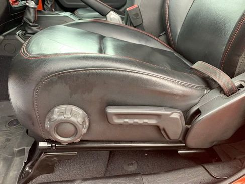 Used 2018 Jeep Wrangler Unlimited Rubicon image 11