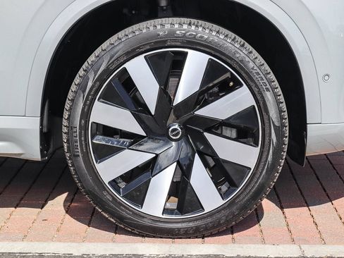Used 2024 Volvo XC90 T8 Plus AWD/4WD image 11