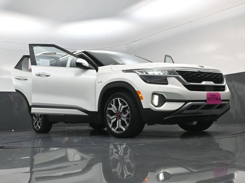 Used 2021 Kia Seltos SX w/ SX Sunroof Package AWD/4WD image 28