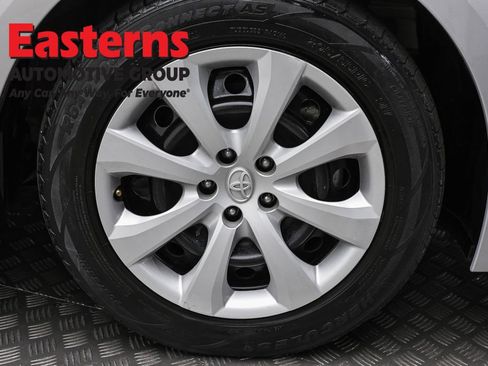 Used 2024 Toyota Corolla LE FWD image 29