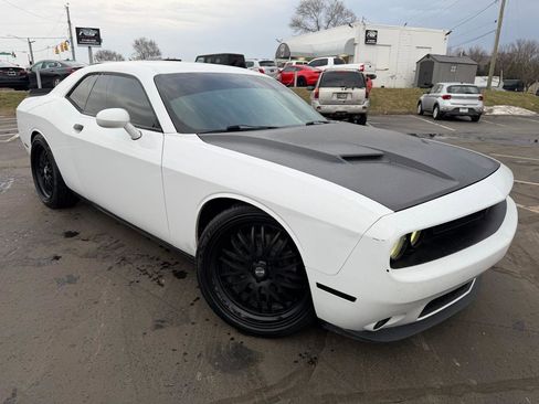 Used 2017 Dodge Challenger SXT image 49