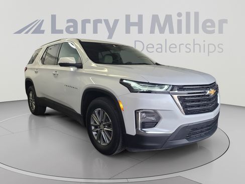 Used 2023 Chevrolet Traverse LT w/ Rear Camera Mirror Package AWD/4WD image 7