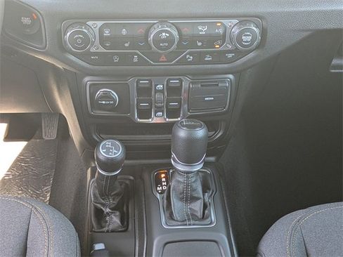 New 2025 Jeep Gladiator Sport image 18