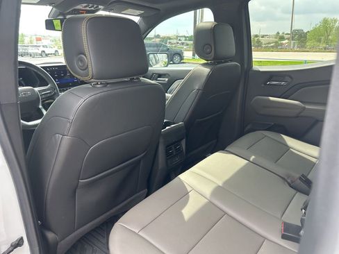 Used 2023 Chevrolet Colorado ZR2 w/ ZR2 Convenience Package III AWD/4WD image 44