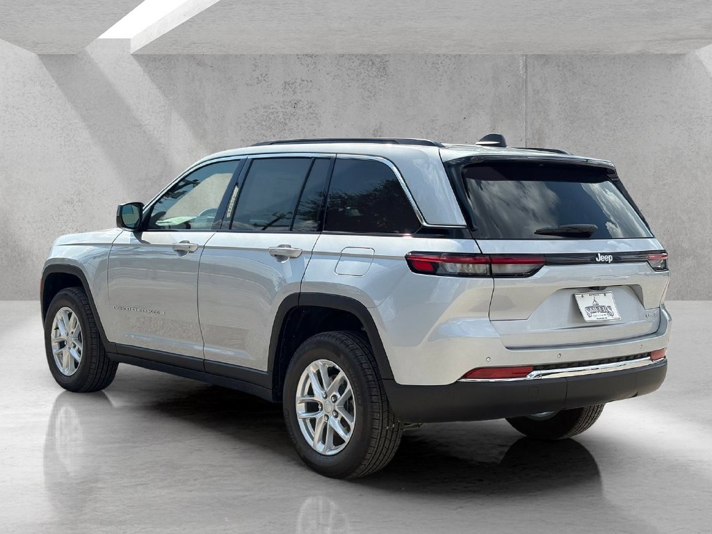 New 2026 Jeep Grand Cherokee Laredo X RWD image 7