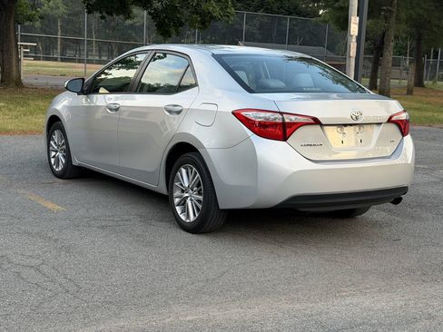 Used 2015 Toyota Corolla LE FWD image 3