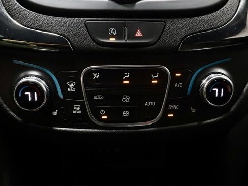 Used 2024 Chevrolet Equinox RS FWD image 30