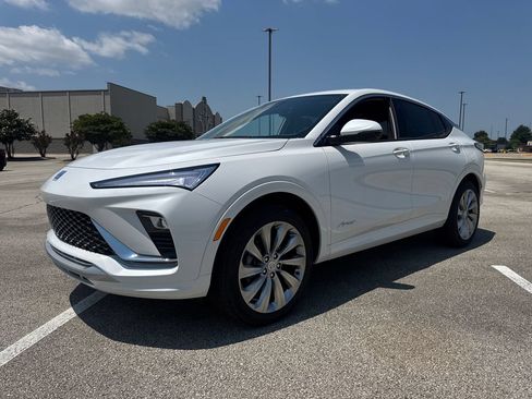 New 2026 Buick Envista Avenir FWD image 2