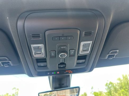 Used 2022 Chevrolet Tahoe High Country AWD/4WD image 26