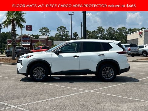 Used 2026 Nissan Rogue S FWD image 2