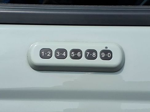 Used 2023 Ford Bronco Badlands AWD/4WD image 10