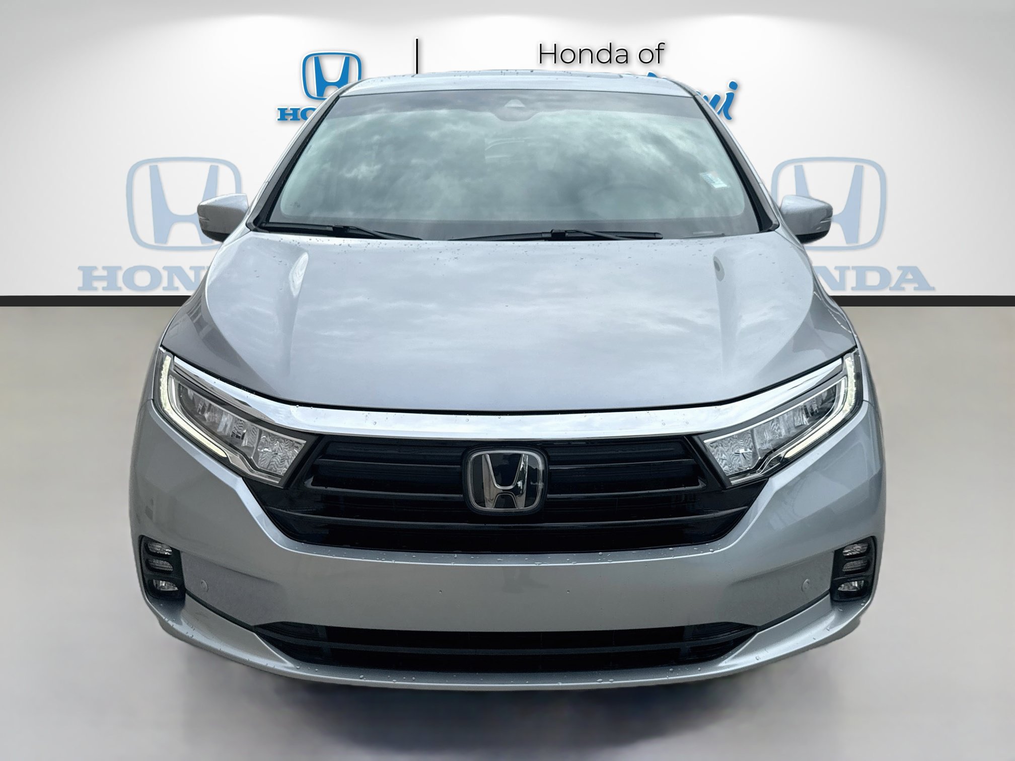 Used 2023 Honda Odyssey Touring image 2