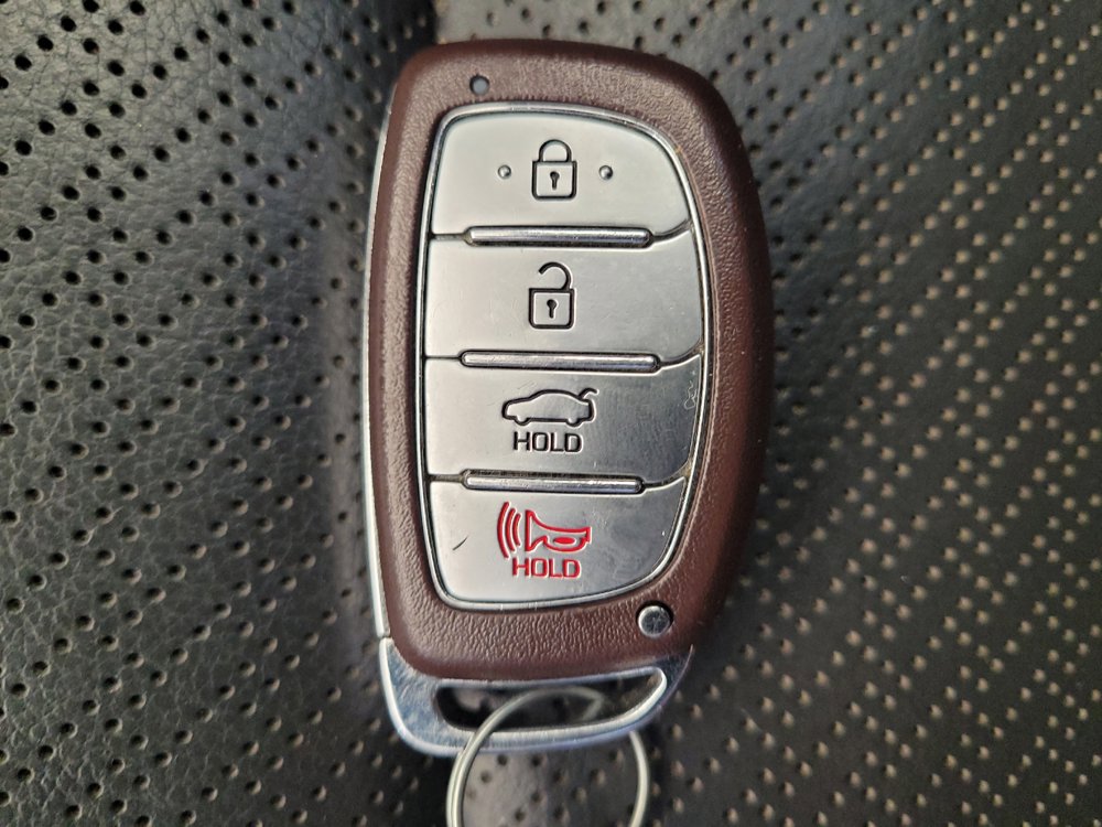 Used 2018 Hyundai Elantra Limited FWD image 32