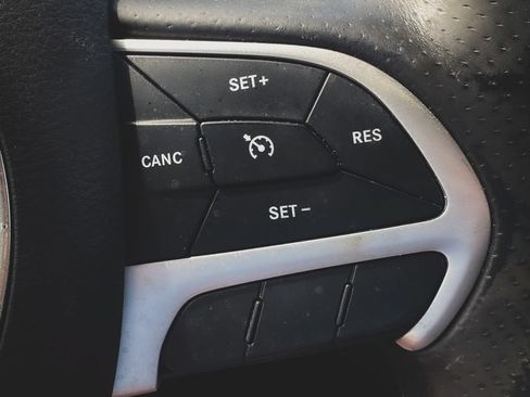 Used 2018 Dodge Charger R/T RWD image 9
