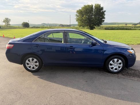 Used 2009 Toyota Camry LE FWD image 5