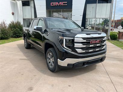 New 2025 GMC Sierra 1500 SLE w/ Preferred Package