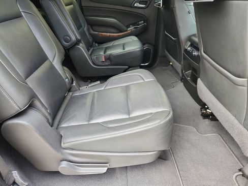 Used 2020 Chevrolet Suburban Premier RWD image 28