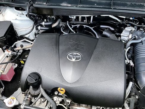 Used 2021 Toyota Highlander Platinum FWD image 33