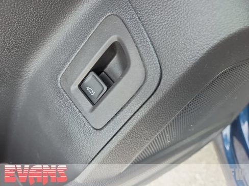 Used 2022 Volkswagen Atlas Cross Sport SEL Premium R-Line AWD/4WD image 17