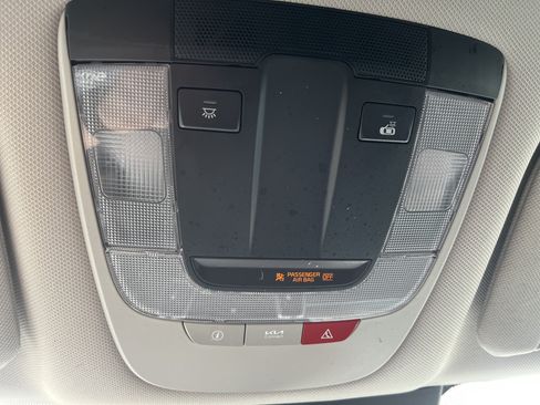 Used 2023 Kia Sorento S FWD image 10