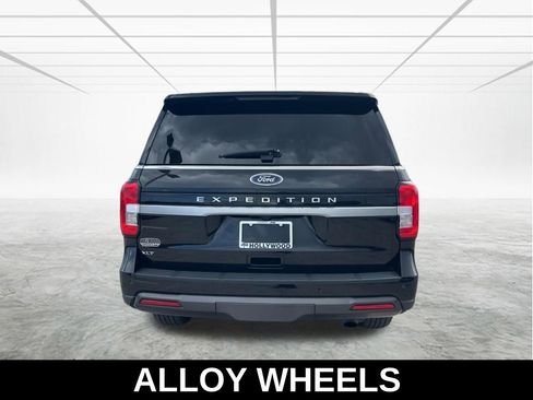 Used 2024 Ford Expedition XLT image 6