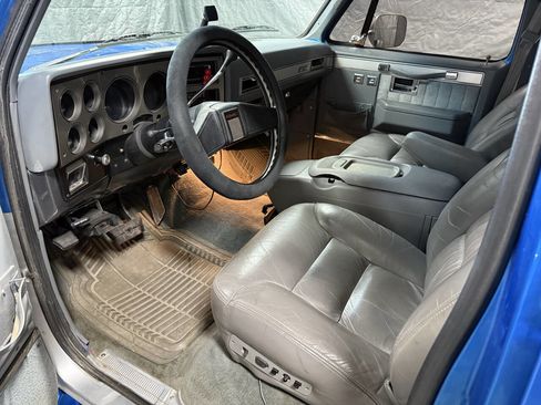 Used 1987 GMC Suburban 2WD image 14