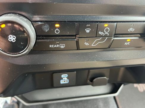 Used 2023 Ford F150 XLT image 28