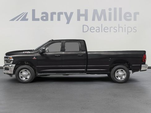 Used 2025 RAM 3500 Laramie image 3