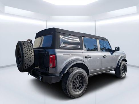 Used 2023 Ford Bronco Base image 3