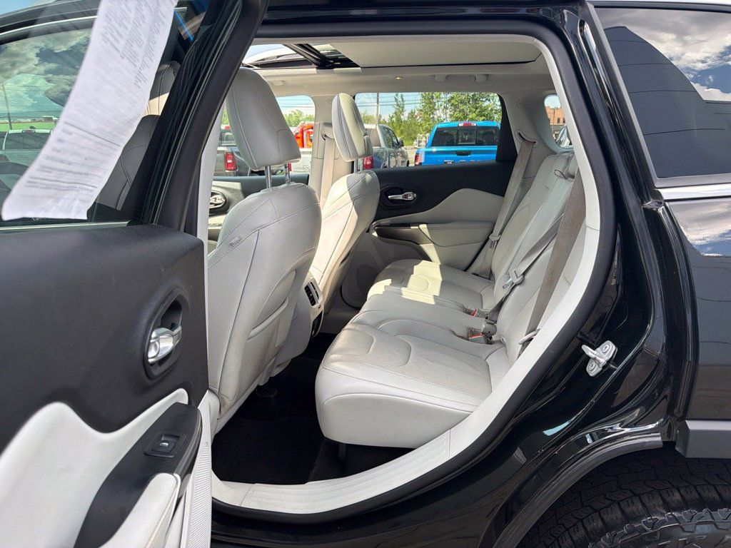 Used 2021 Jeep Cherokee Limited AWD/4WD image 17