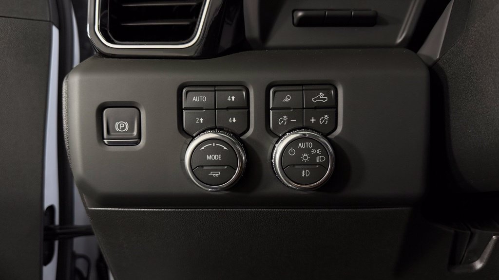 Used 2026 GMC Sierra 2500 Denali Ultimate w/ LPO, Black Badging Package AWD/4WD image 15