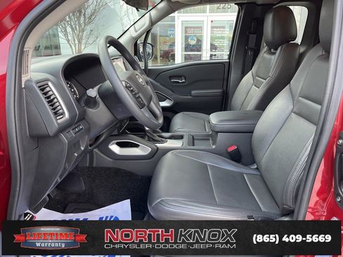 Used 2024 Nissan Frontier SV w/ Technology Package image 3