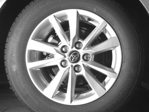 Used 2025 Toyota Camry LE FWD image 15