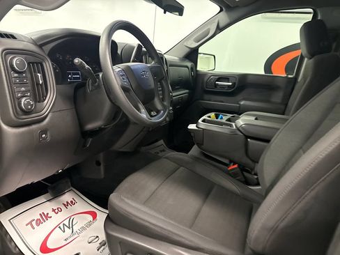 Used 2025 Chevrolet Silverado 1500 Custom Trail Boss AWD/4WD image 10
