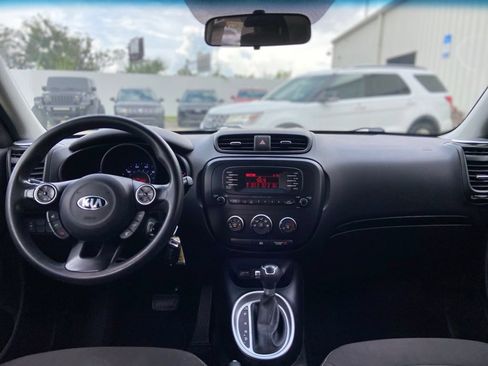 Used 2015 Kia Soul FWD image 28