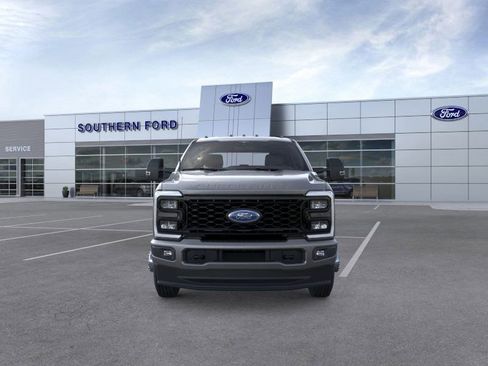 New 2026 Ford F350 4x4 Crew Cab DRW Super Duty image 6